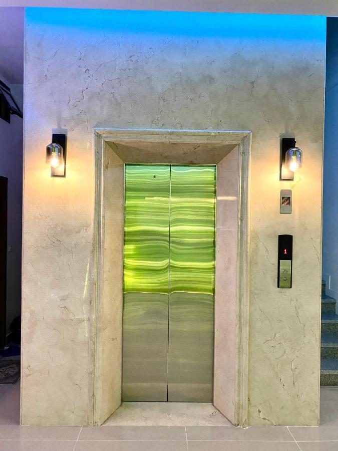 הלונג Moonlight Hotel מראה חיצוני תמונה