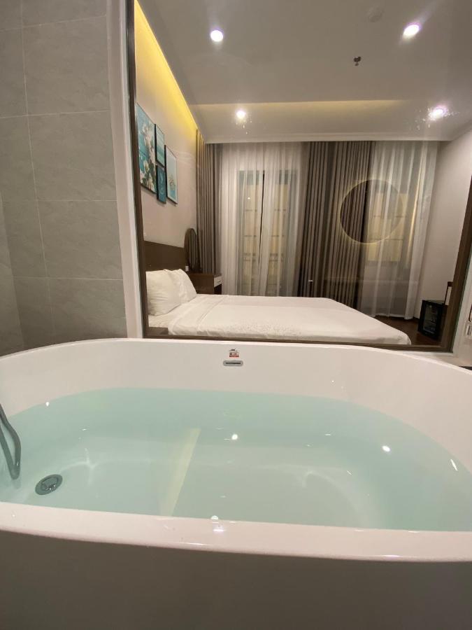 הלונג Moonlight Hotel מראה חיצוני תמונה