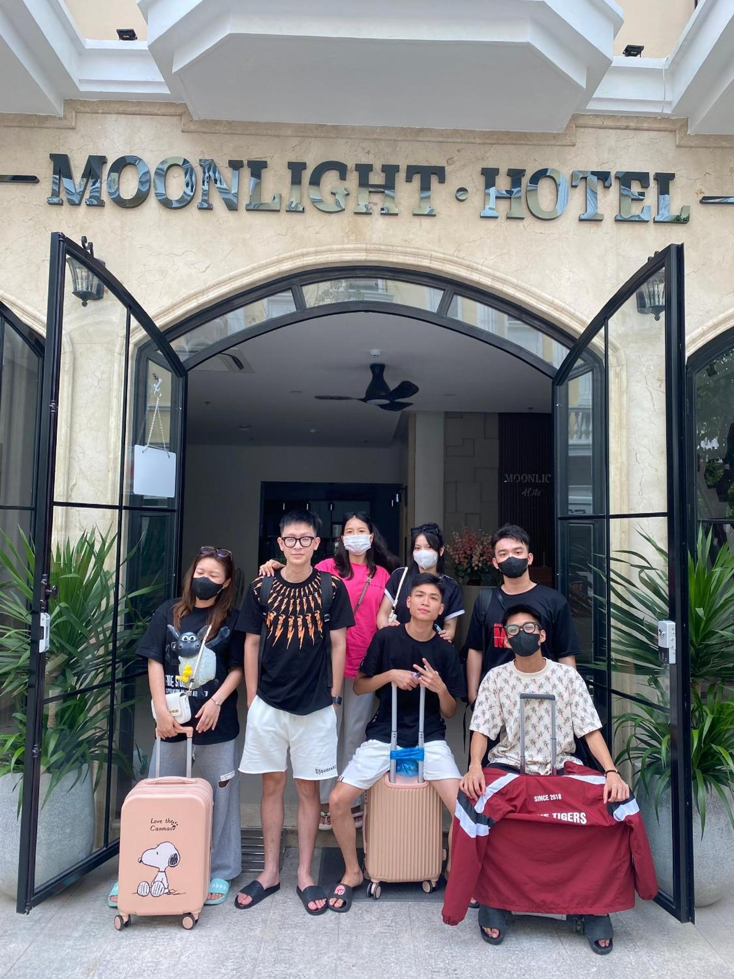הלונג Moonlight Hotel מראה חיצוני תמונה